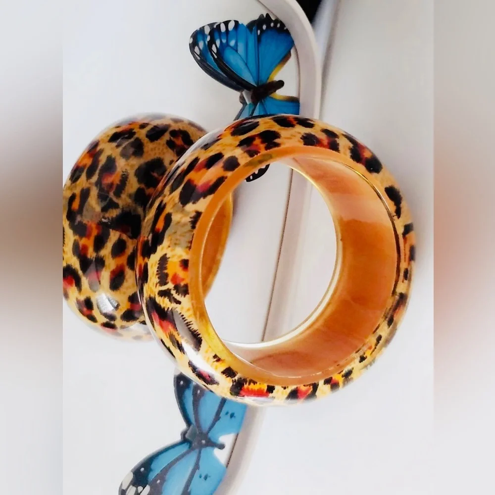 Bundle of 2 Wide Chunky Vintage Animal Print Bangle Bracelets